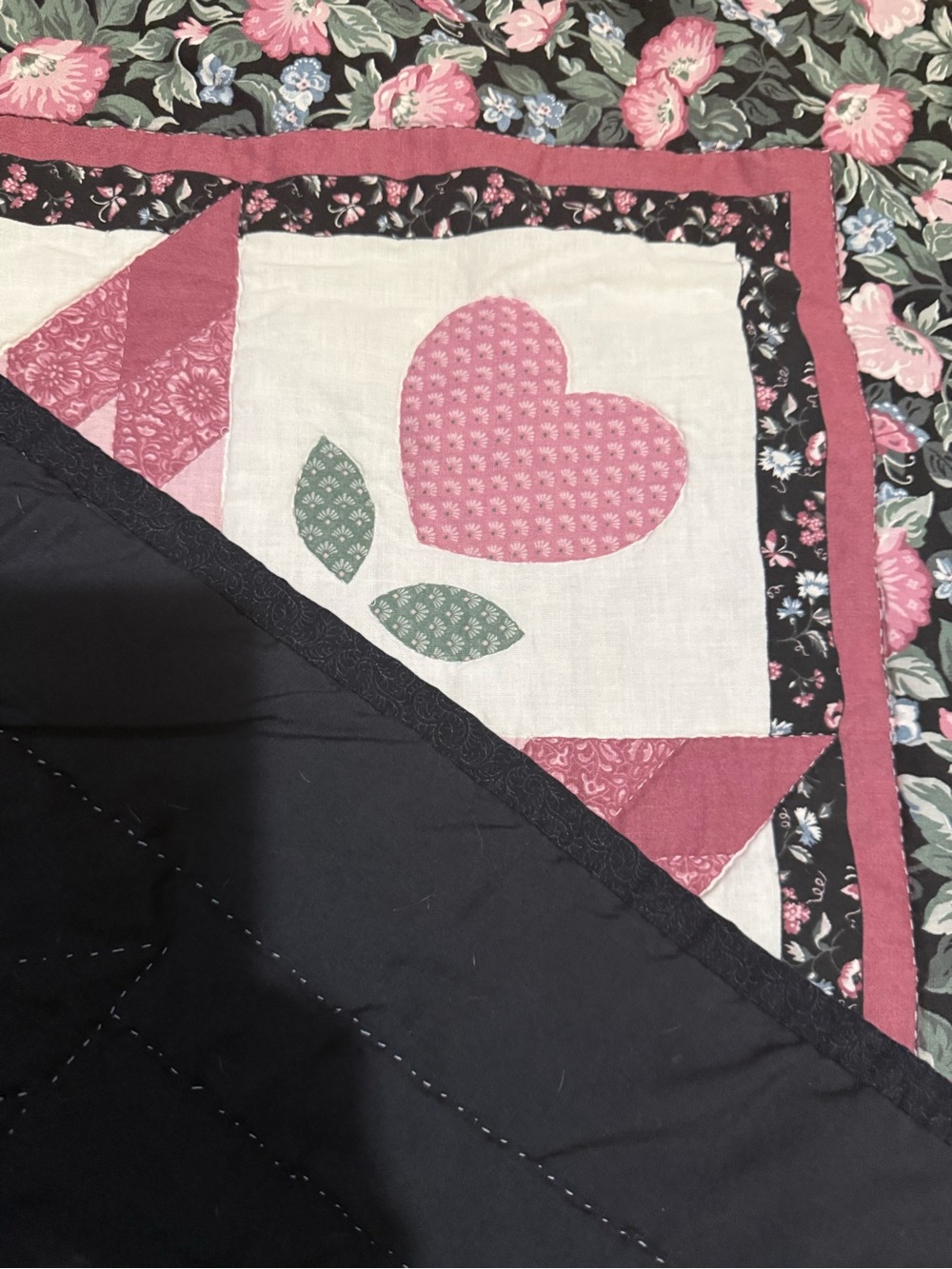 🩷 Handmade Patchwork Heart & Star Lap Quilt – 36” x 30” – Cottagecore | Farmhous - Picture 3 of 3